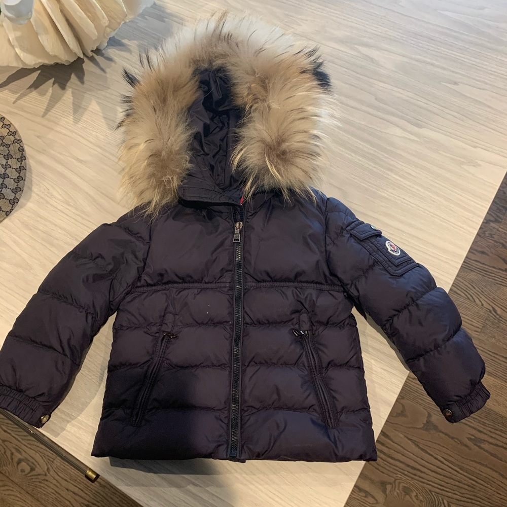 Moncler Boys Byron navy blue jacket coat size 4 with removable fur trim.